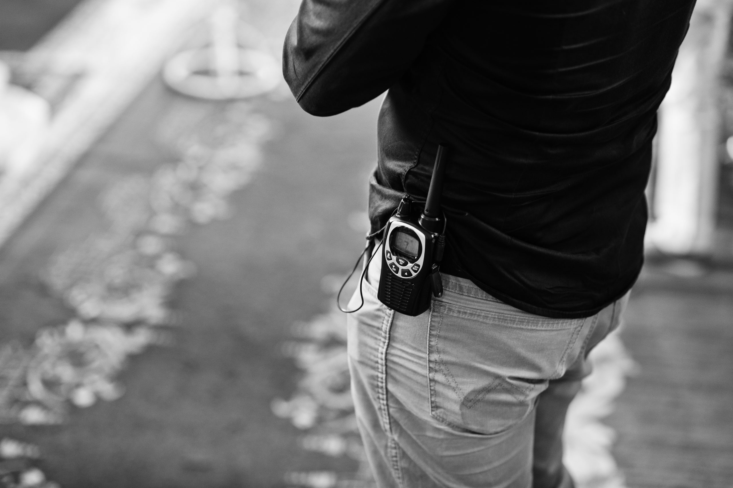 professional walkietalkie radio belt security man scaled