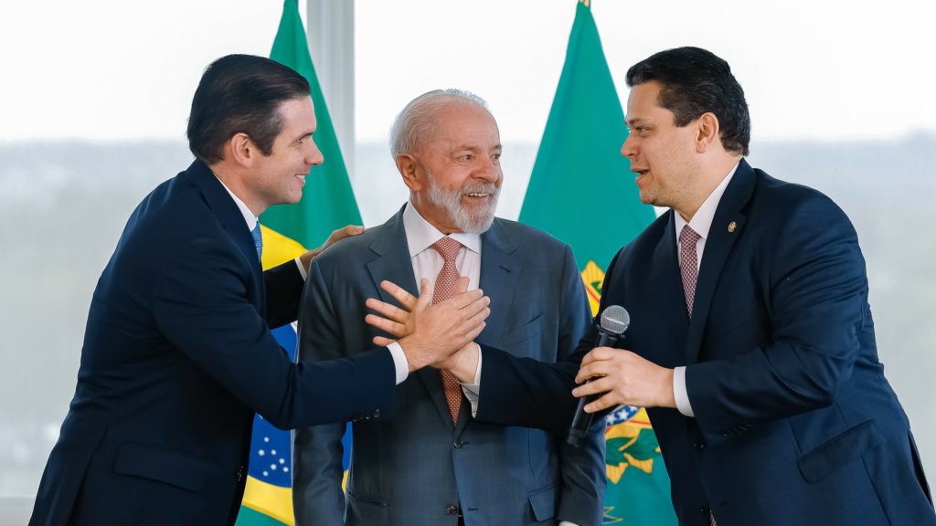 Temor das ruas e veto a supersalários no Congresso