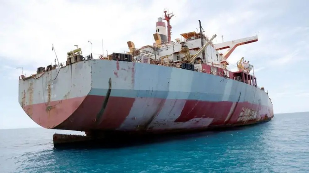 Aumento de navios abandonados e seus impactos nos marinheiros