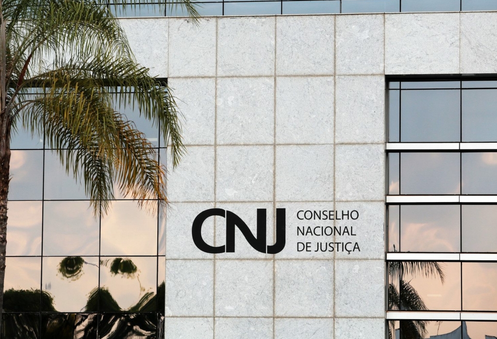 Controle e supervisão de órgãos públicos no Brasil 1 featured 1771775270000