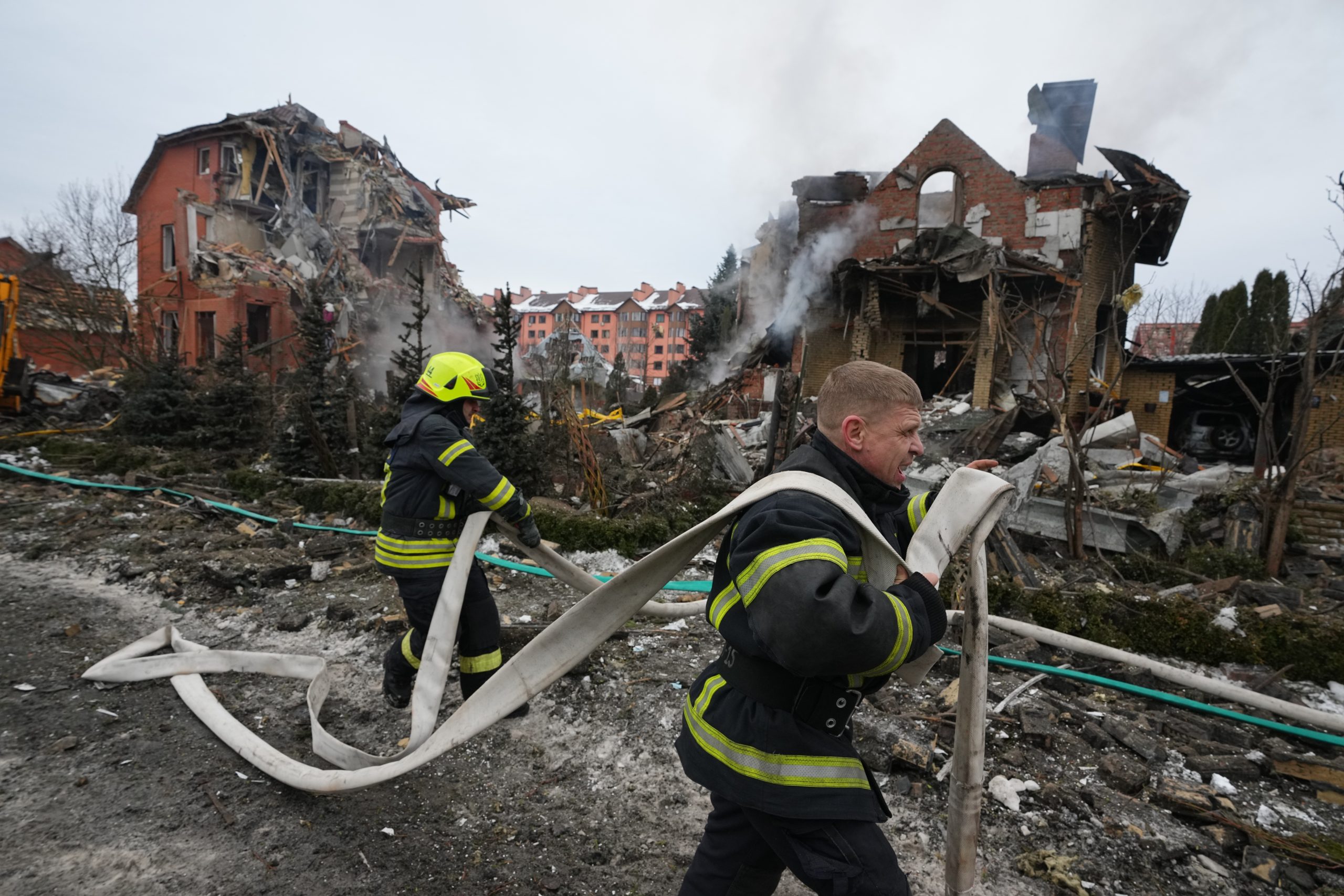 Ataque russo a Kiev causa mortes e blecautes na Ucrânia