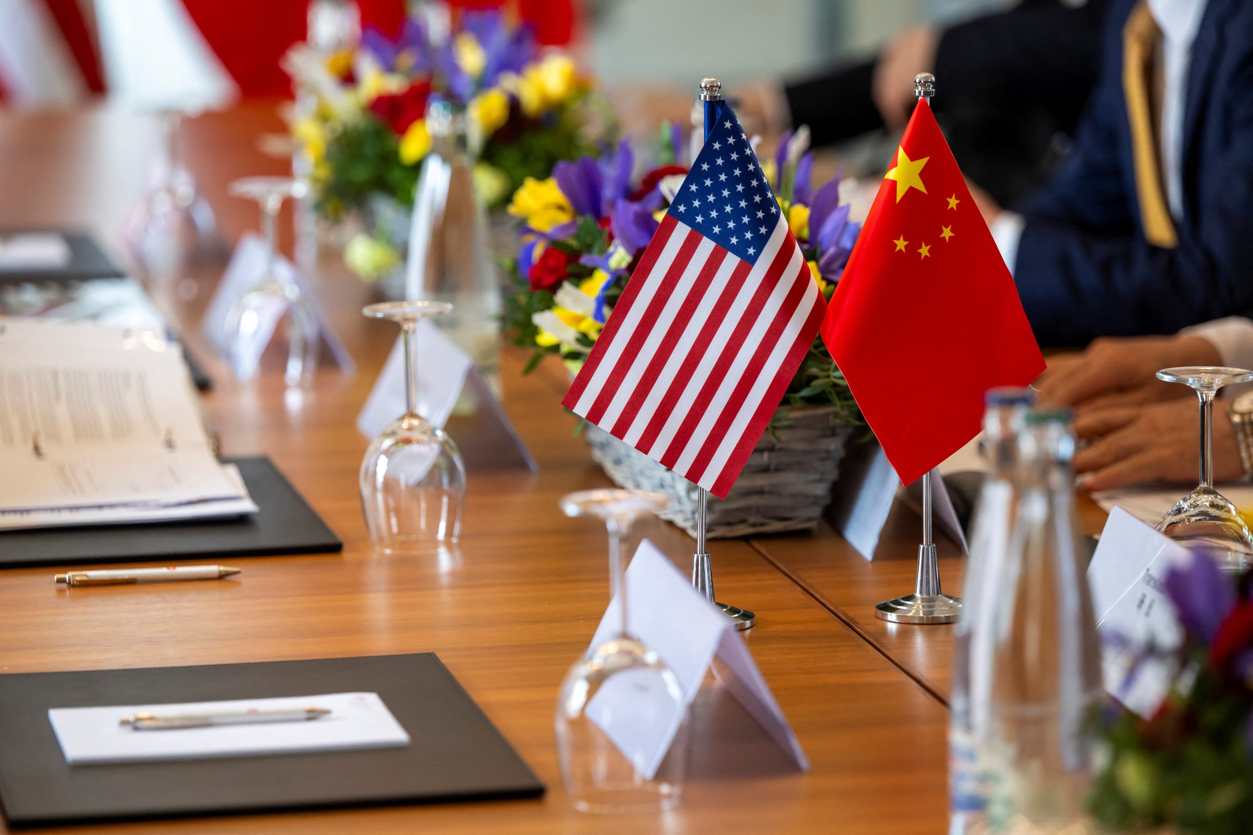 China pede revogação de tarifas de importação impostas por Trump 5 China pede revogação de tarifas de importação impostas por Trump