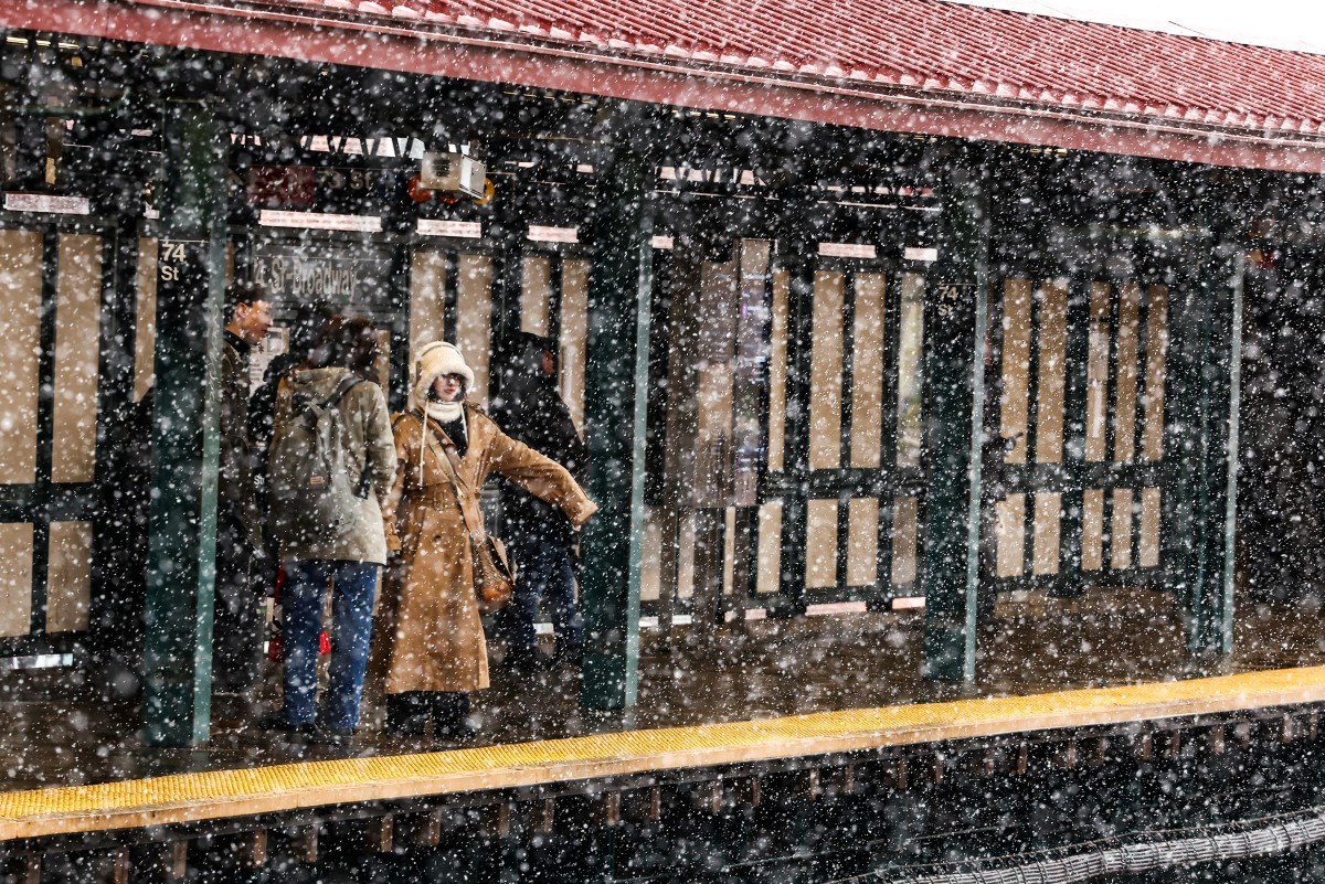 Toque de recolher em Nova York devido a forte tempestade de neve 6 Toque de recolher em Nova York devido a forte tempestade de neve