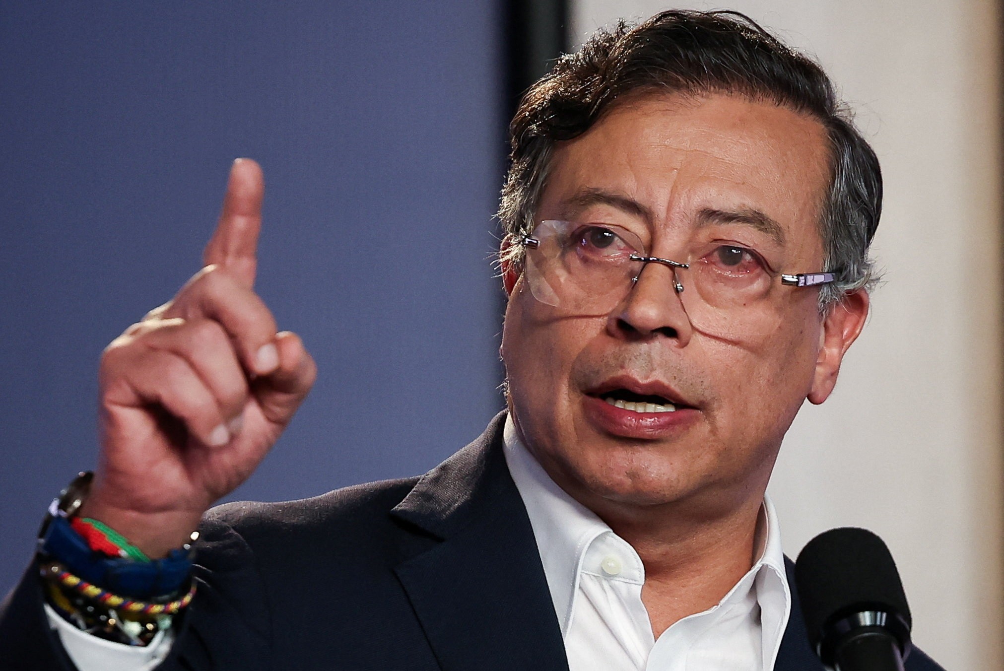 Gustavo Petro nega envolvimento com narcotraficantes e tráfico de drogas